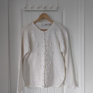 Vintage Cotton White Women's Cardigan Pearl Buttons Embroidered Flowers Size M
